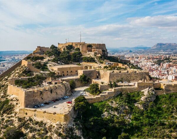 Santa Bárbara Castle – History & Tradition with a view