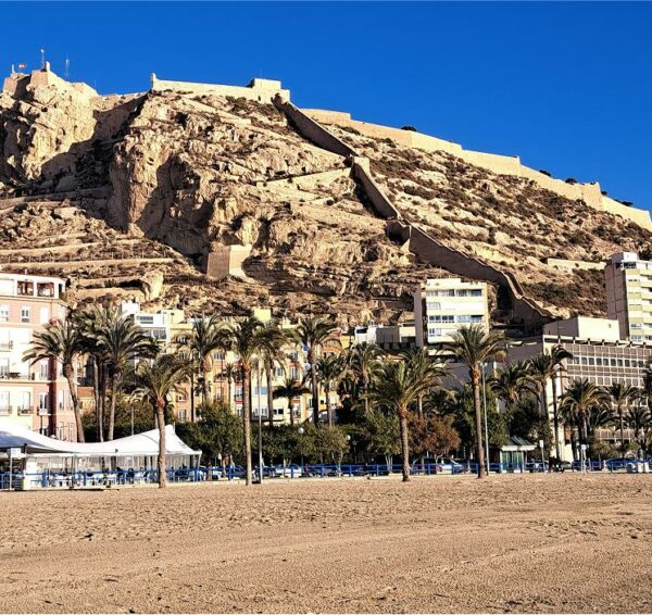 Santa Bárbara Castle – History & Tradition with a view - Imagen 3